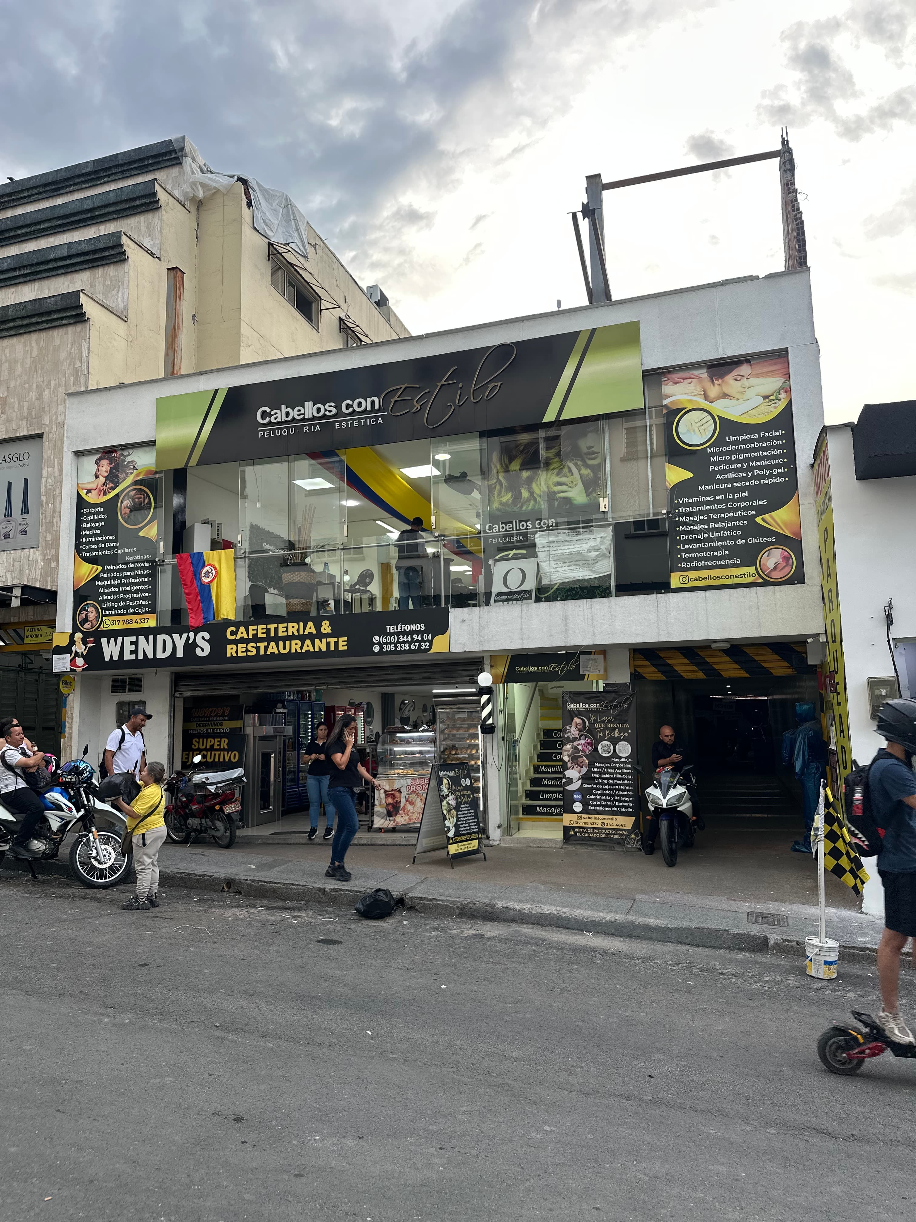 Portada de Cabellos Con Estilo, Peluqueria, Barbería y spa